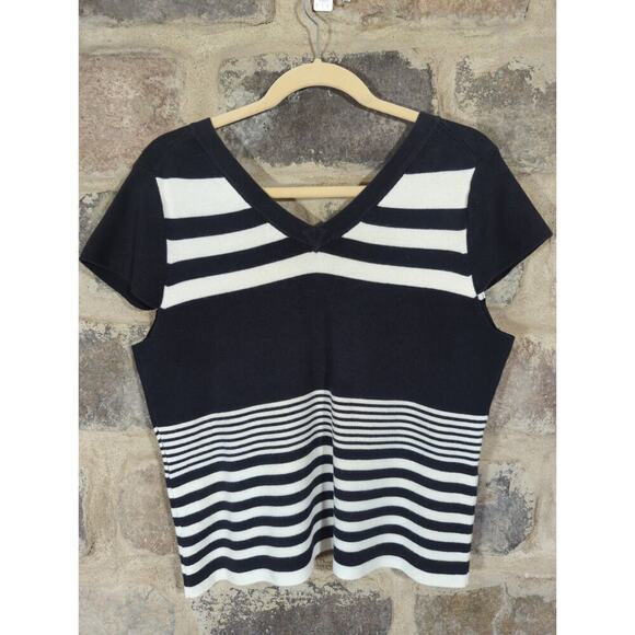 Carolyn Taylor Top Woman's Large V-Neck Cap Sleeve Black White Striped - Picture 5 of 12